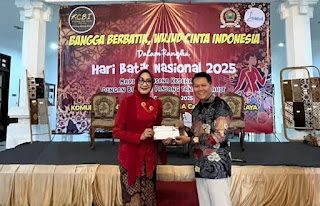 DPRD Kota Malang Suyadi Support Tunai Lomba Berkain Batik Tanpa Dijahit