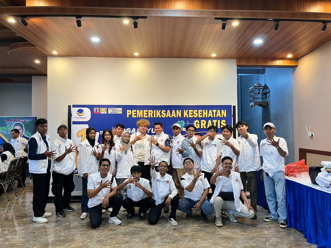 PENDIDIKAN POLITIK REMAJA BERNEGARA